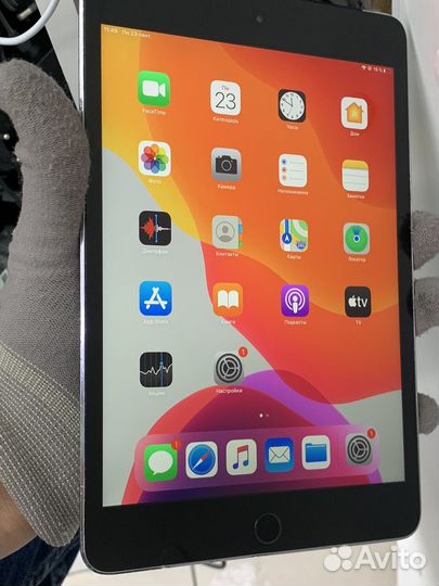 Планшет iPad mini 4 32 GB Wifi+Cellular
