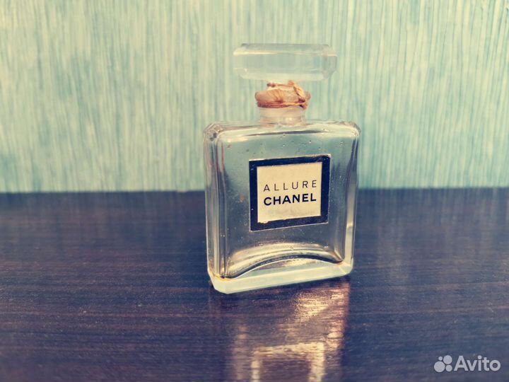 Винтажные флаконы и духи 90-х