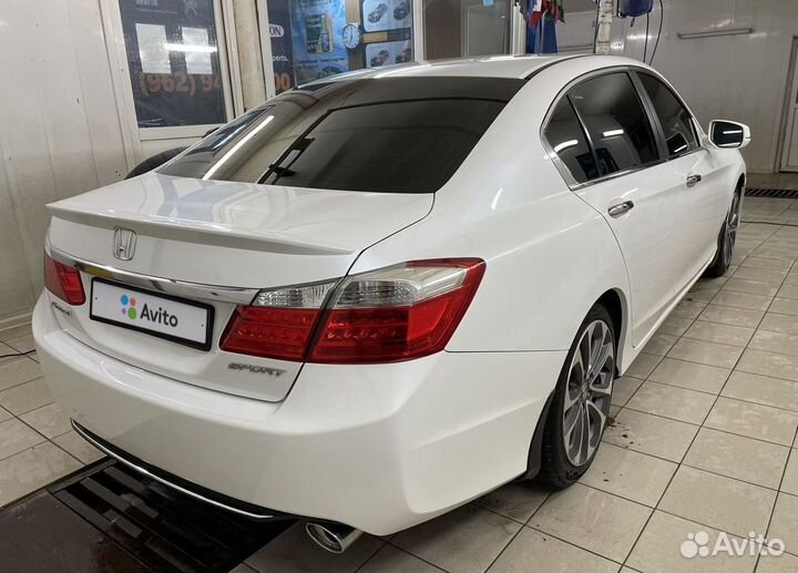 В разборе Honda Accord IX (20122015) 2013 год