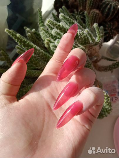 Требуются модели на маникюр