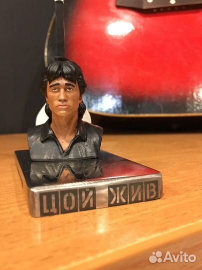 Фигура бюст В. Цой