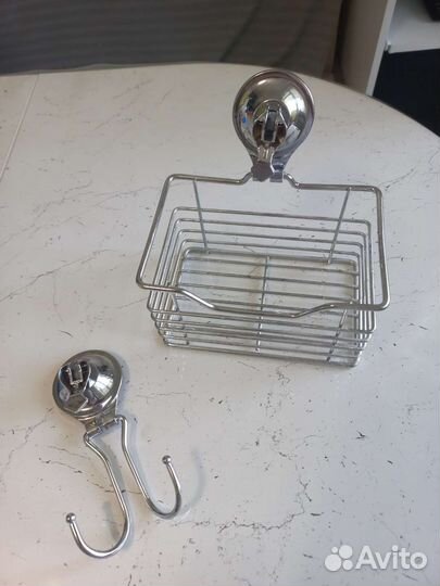 Полка для ванной металлическая