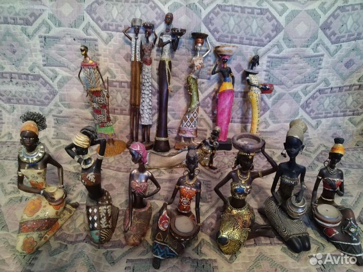 Сувениры статуэтки