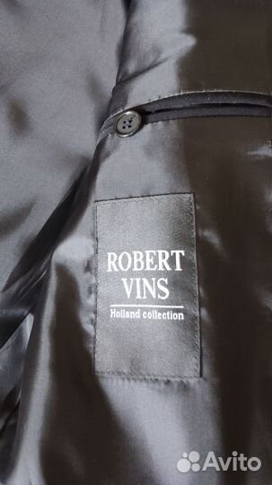 Костюм новый Robert Vins