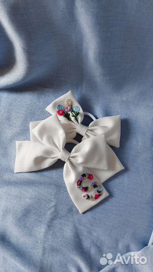 Бантики ручной работы. Банты с вышивкой