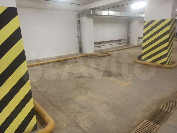 Машиноместо, 16 м²