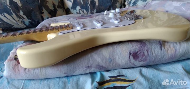 Продам гитару Fender Stratocaster