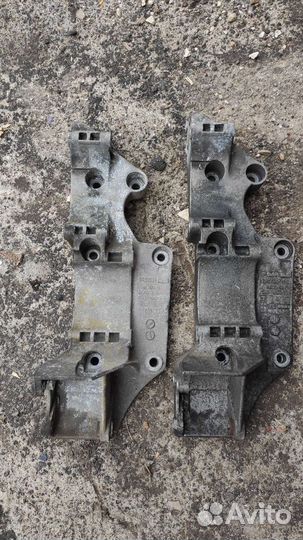 Кронштейн генератора Фольксваген Гольф r045903143c