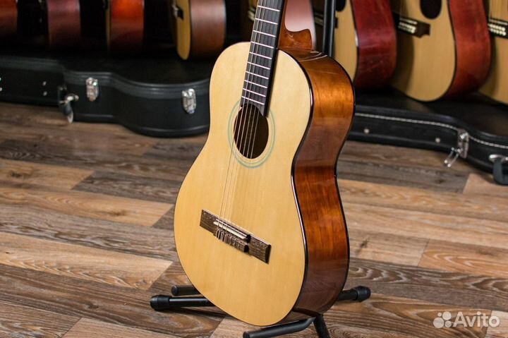 Детская классическая гитара 1/2 Ortega + Аксессуар