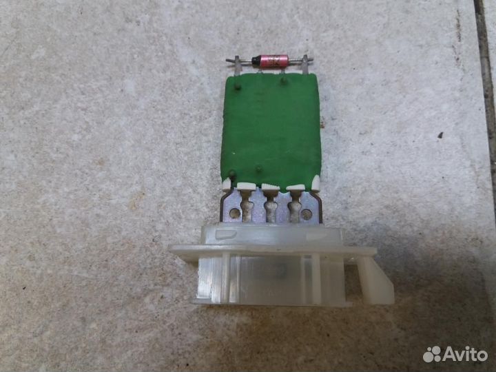 Резистор отопителя Nissan Terrano 3 D10 2014