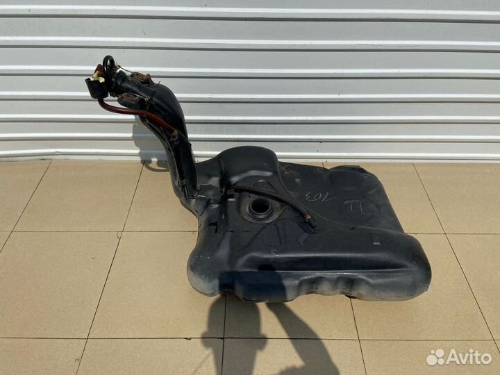 Бензобак Volkswagen Golf 2