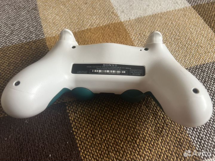 Джойстик PlayStation 4 глючит