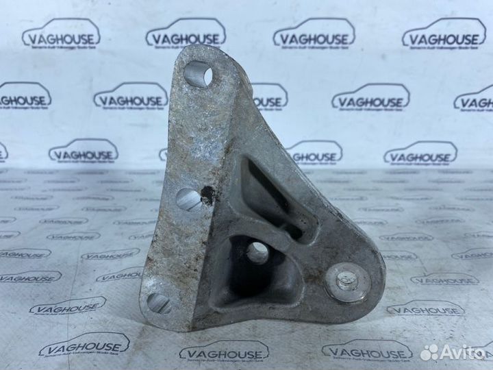 Кронштейн двигателя правый Skoda Rapid 1.6 CWV