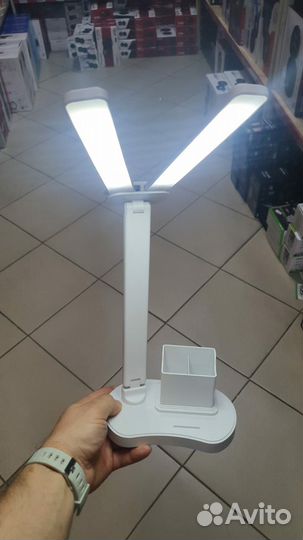 Настольный светодиодный светильник