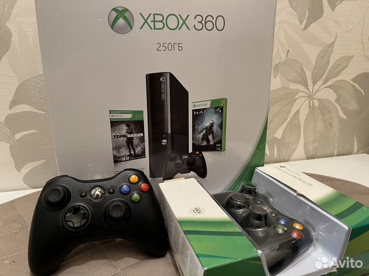 Xbox 360 E 250гб с 2 играми
