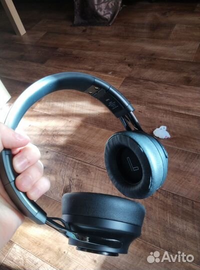 Беспроводные большие наушники