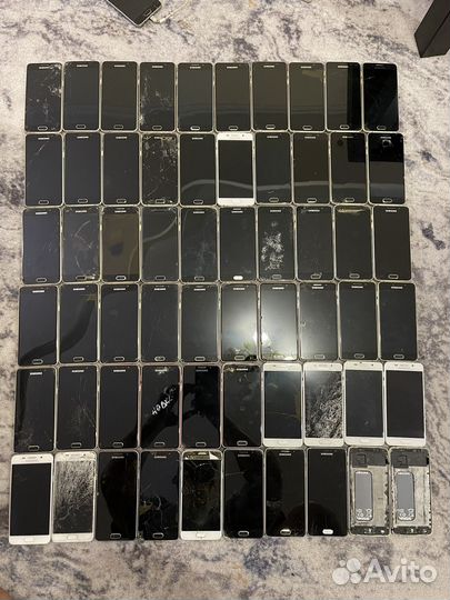 Лот телефонов samsung A3