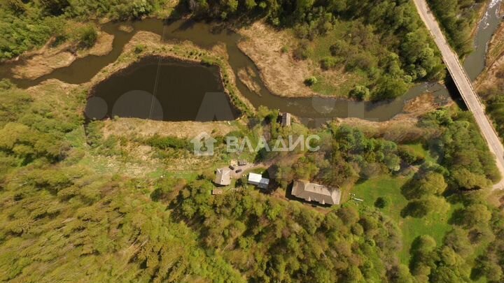 Дом 550 м² на участке 1,9 га