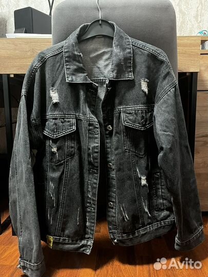 Джинсовая куртка черная