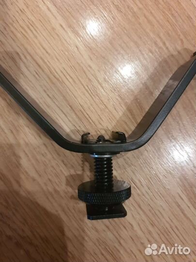 V-образный кронштейн тройник для горячего башмака