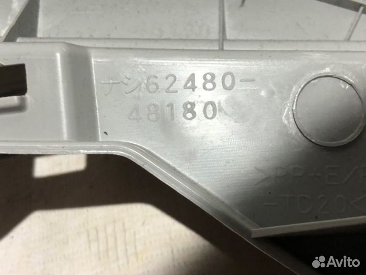 Обшивка багажника задняя левая Lexus Rx 350