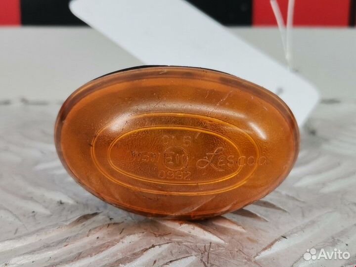 Повторитель передний правый Jeep Liberty 2003