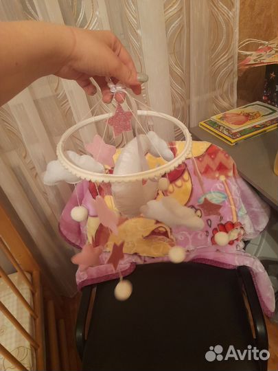 Мобиль в кроватку из фетра