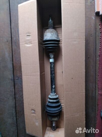 Передний левый привод