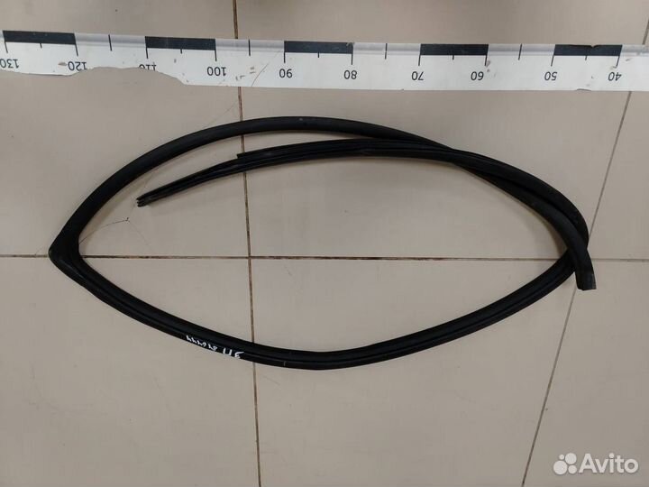 Уплотнитель проема двери задней правой Toyota Camry XV30 2001-2006