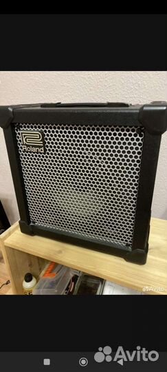 Комбоусилитель Roland cube 20xl