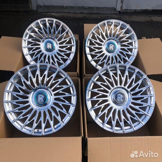 Кованые диски R23 5x120 на Rolls-Royce Ghost