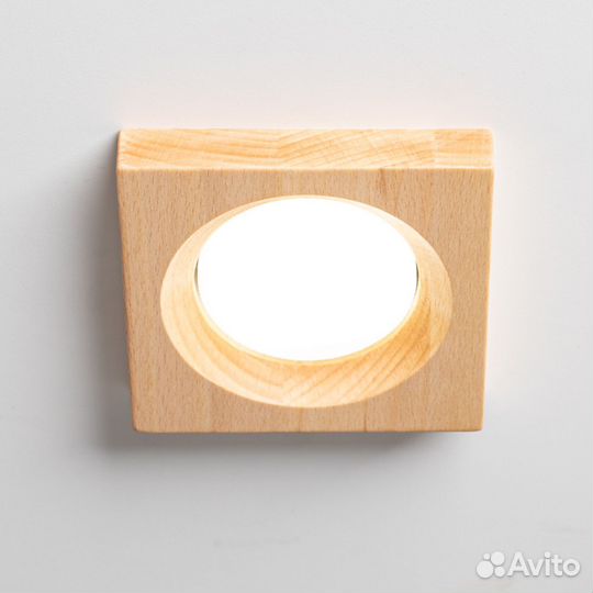 Светильник потолочный встраиваемый