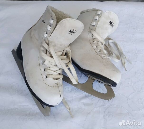 Коньки фигурные утеплённые Blossom