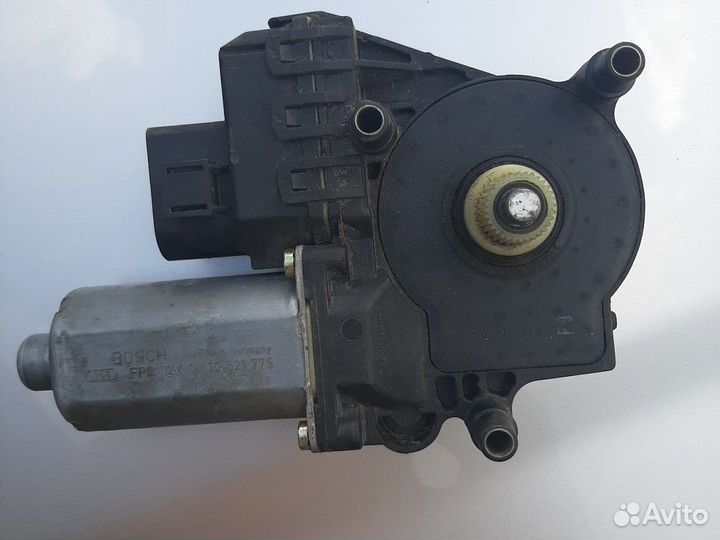 Моторедуктор водит. стеклоподъемника ауди А6С5