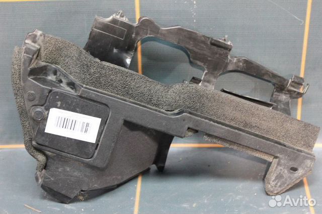 Пыльник радиатора правый - Lexus NX200