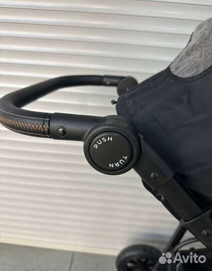 Прогулочная коляска Luxmom v1