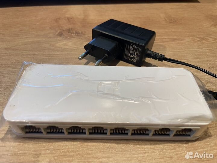 Сетевой коммутатор D-Link 8 портов