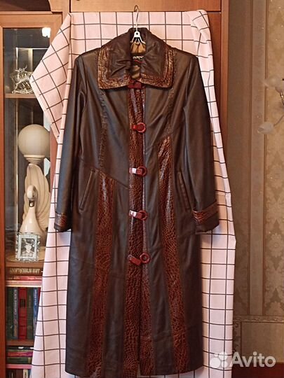 Кожаный плащ женский