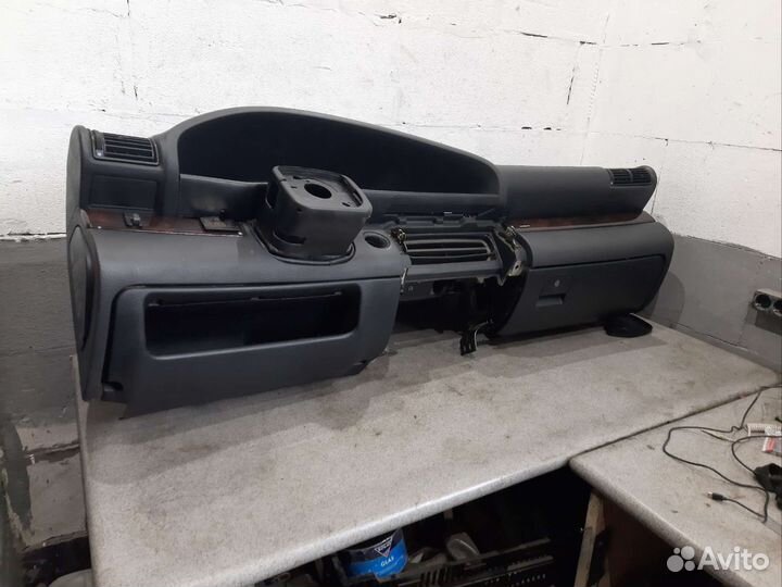 Панель торпедо на Audi 100 a6 c4