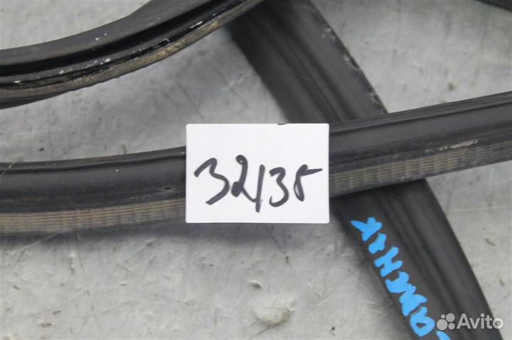 Уплотнитель багажника Ford Fiesta MK 6 2008-2013