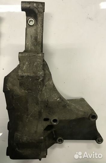 Кронштейн гура на транспортер Т4