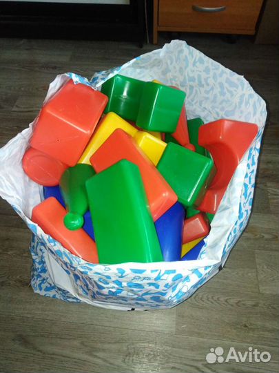 Кубик из Пластмассы