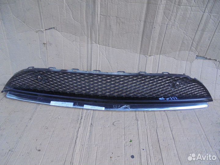 Решетка переднего бампера Mercedes Benz W222