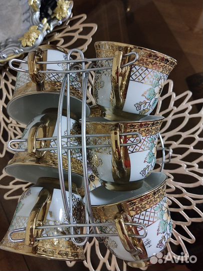Чайный сервиз на подставке