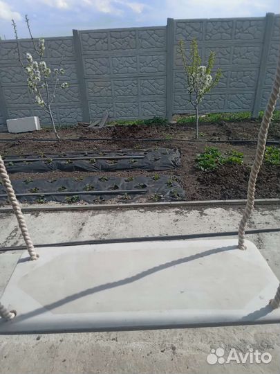 Садовые качели из дерева