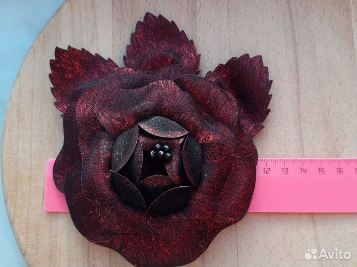 Брошь цветок