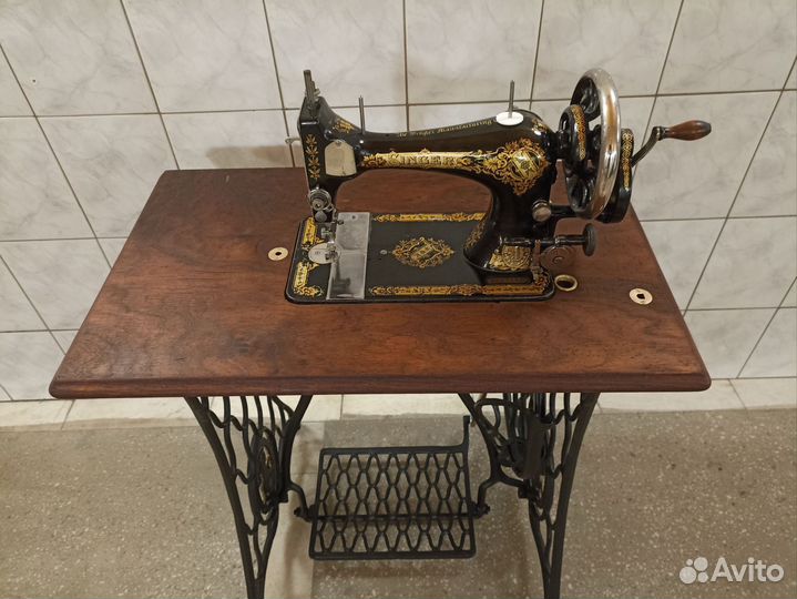Швейная машина Singer