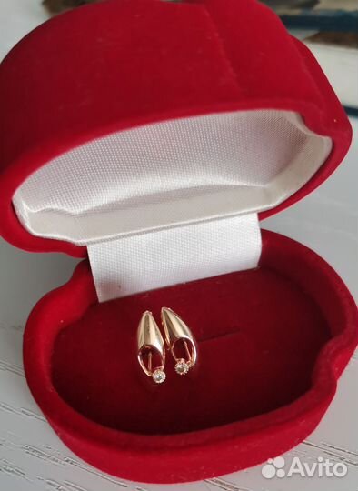 Золотые серьги
