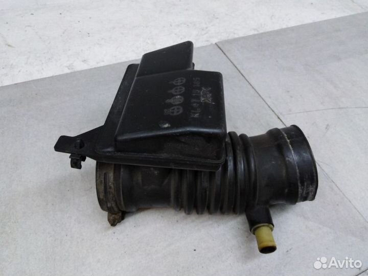 Патрубок воздушного фильтра KF3513221