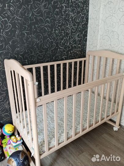 Детская кроватка